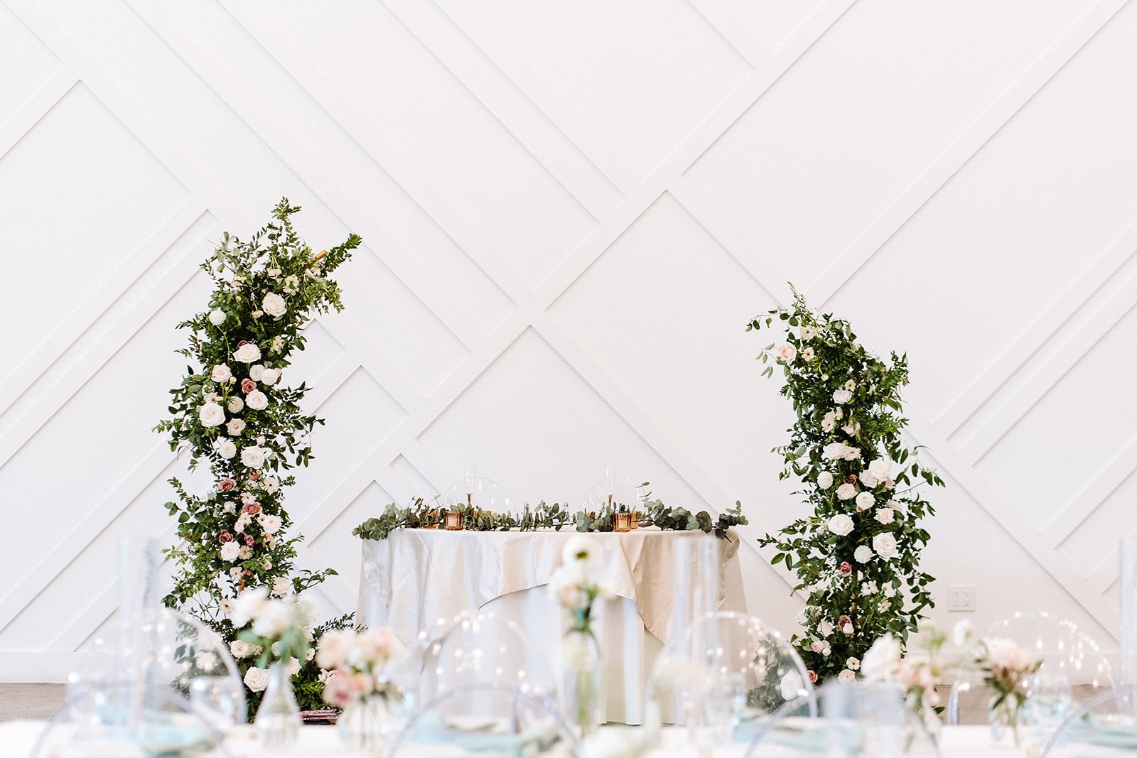Romantic wedding reception centerpieces