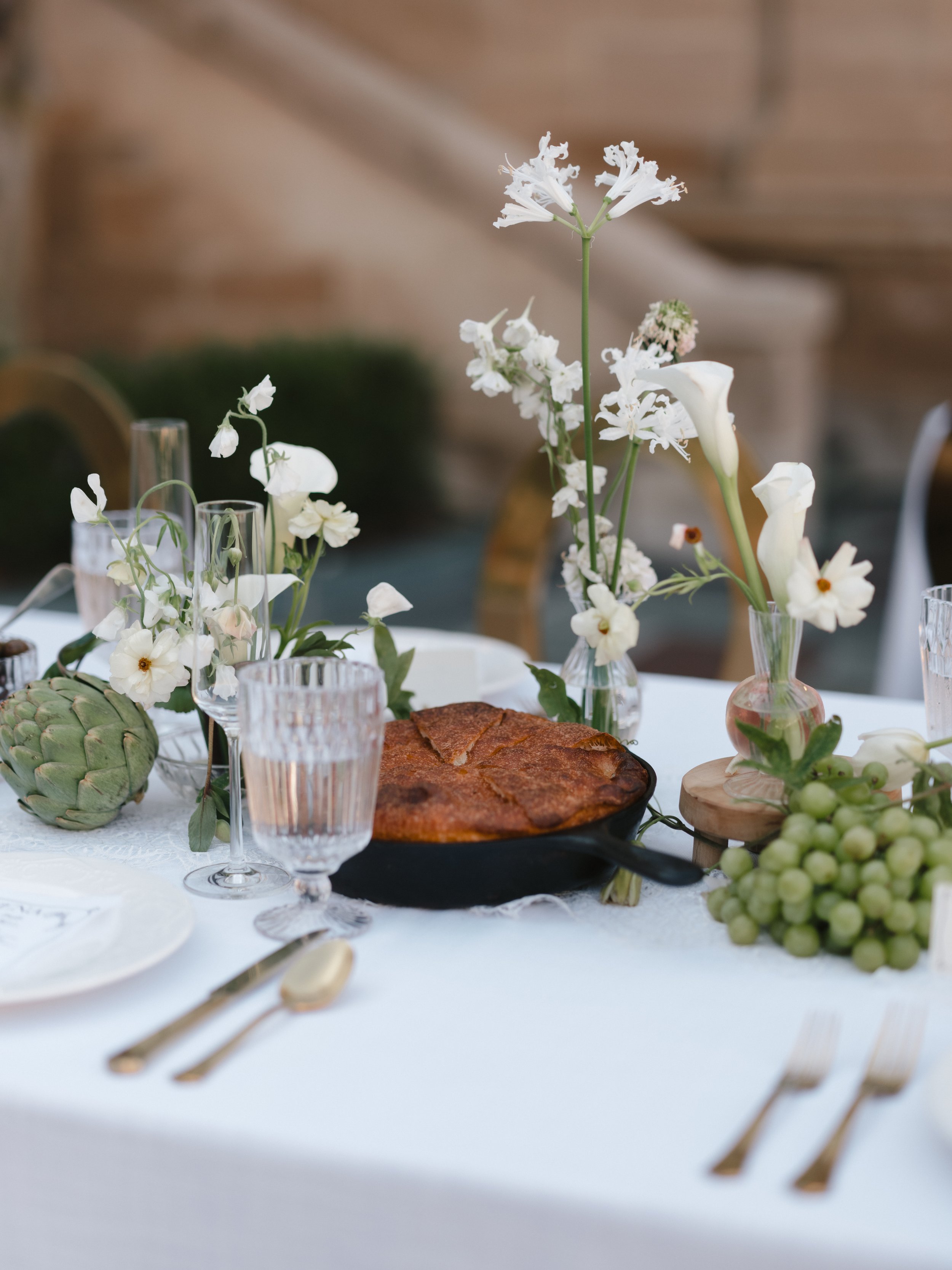 Detail of lush, garden-inspired wedding florals